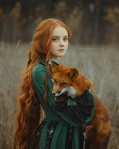 The Incredible Bond Between Animals And People In The Magical Photography Of Anastasiya Dobrovolskaya (99 Pics) Era Victoria, Fairytale Photography, Seni Dan Kraf, Kunst Inspiration, Long Red Hair, Fantasy Photography, Animale Rare, Gambar Figur, Fete Anime