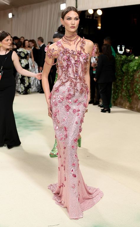 Micarah Tewers, Best Met Gala Looks, Met Gala Fashion, Gala Outfits, Met Gala Outfits, Gala Looks, Fashion Red Carpet, Gala Fashion, Met Gala Red Carpet