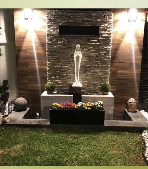 Grotto Design Backyards, Altar Para La Virgen Ideas En Casa, Grotto Design Ideas, Grotto Garden, Garden Ideas Flower, Marian Garden, Grotto Design, Home Altar Catholic, Staircase Wall Decor