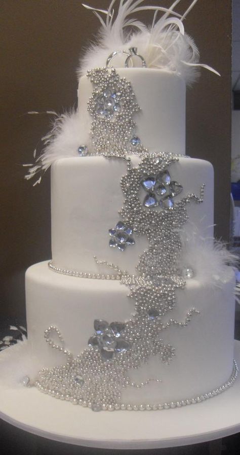 Diamond Wedding Theme, Bling Wedding Cakes, Bling Cakes, Bridal Shows, Christening Cakes, Cake Flower, Board Wedding, Jewel Wedding, Wedding Expo