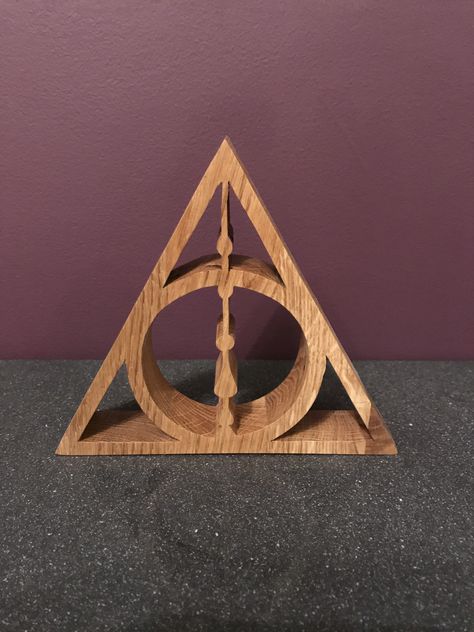 A lovely gift for that Harry Potter fan at home, made from 25 mm oak then oiled, Wooden Harry Potter Crafts, Harry Potter Wood Projects, Harry Potter Triangle, Hardy Potter, Office Music Room, Harry Potter Hat, Woodcarving Ideas, Phoenix Harry Potter, Glowforge Projects