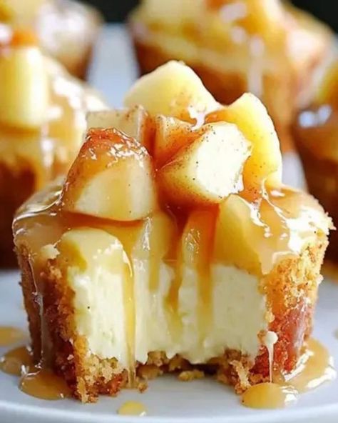 Apple Cheesecake Topping, Mini Apple Cheesecake, Optimal Recipes, Gorden Ramsey, Apple Topping, Mini Caramel Apples, Fall Cookie Recipes, Mini Cheesecake Recipes, Cheesecake Toppings