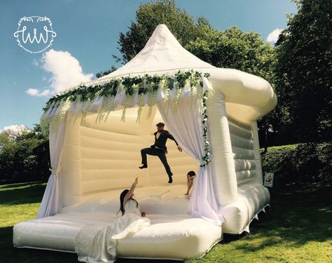 Bouncy Castle, Future Wedding Plans, Wedding Entertainment, Cute Wedding Ideas, Wedding Goals, Wedding Themes, Backyard Wedding, Wedding Trends, Fun Wedding