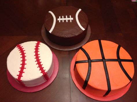 Baseball, football, basketball cakes Diy Basketball Cake Ideas, Sports Themed Cakes For Men, Basketball Ice Cream Cake, Basketball Cakes, Basketball Birthday Cake, Dq Cakes, Cake Pops Recipe, Sports Cake, Sports Themed Cakes