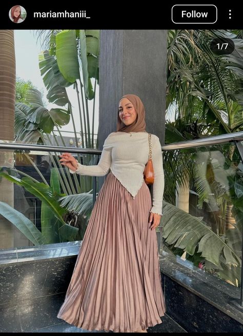 Abc Style, Hijabi Fashion Summer, Princess Attire, Ballet Inspired Fashion, Islamic Modest Fashion, Modest Outfits Muslim, Outfits Muslim, Styling Clothes, Cute Formal Dresses