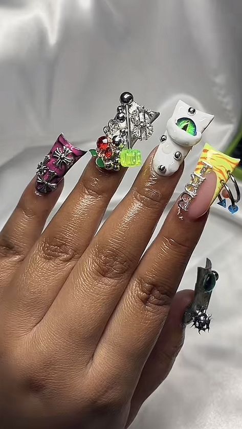 Junk Yard Nails, Aura Duck Nails, Short Junk Nail Designs Acrylic, Exotic Duck Nails, French Tip Junk Nails, Acrylic Junk Nails, Junk Nails Duck, Duck Junk Nails, Long Junk Nails