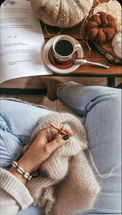 Autumn Flatlay, Fall Knitting, Autumn Coffee, Branding Photoshoot, Autumn Aesthetic, Comfy Cozy, Knitting Inspiration, Cozy Fall, Autumn Inspiration