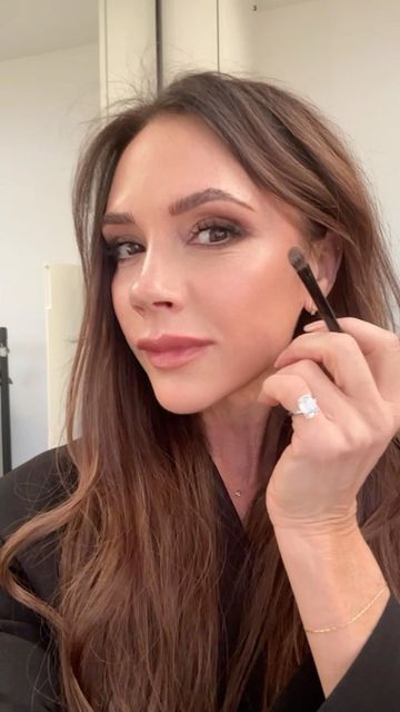 Victoria Beckham on Instagram: "I created this daytime eye look using my new @VictoriaBeckhamBeauty EyeWear Longwear Shadow Sticks in Pecan, Caramel and Trench at 8am this morning and it hasn’t moved!!! It is now 6pm and I have 20 mins to get ready, so I’m going to build and layer with Bottle Green to create the perfect night time eye. Once this product is on it’s not going anywhere!! You’re going to love them xx VB For daytime: EyeWear in Pecan EyeWear in Caramel EyeWear in Trench For nightt Victoria Beckham Instagram, Victoria Beckham Long Hair, Victoria Beckham Makeup, Victoria Beckham Hair, Makeup Basics, 40 Makeup, Rhinoplasty Nose Jobs, Posh And Becks, Beckham Style