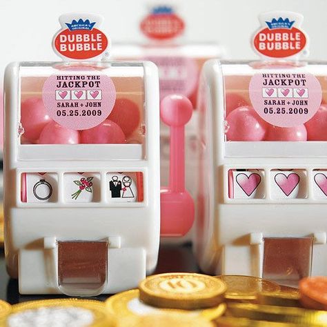 Love jackpot! Custom bubblegum slotmachine guest goodies | Oodles of Inexpensive Vegas Wedding Favor Ideas | Little Vegas Wedding Las Vegas Party Theme, Vegas Wedding Favors, Gumball Dispenser, Vegas Themed Wedding, Vegas Theme Party, Gum Machine, Vegas Theme, Dubble Bubble, Vegas Party