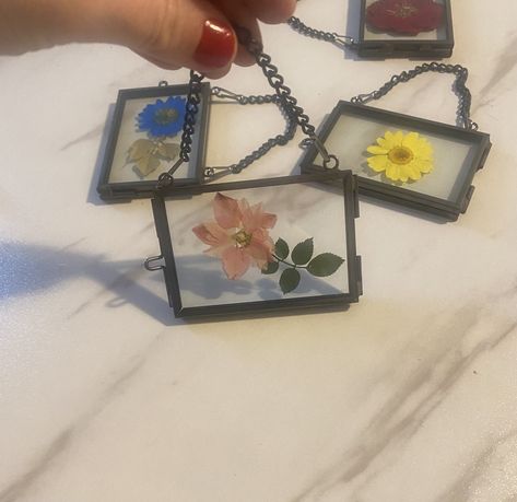 Minimalist Glass Flower Frames Minis Metal Mini Glass Frames Pressed Flower Art Gifts Pressed Flowers Mini Minimalist Flower Collectibles Pressed Flower Keychain, Pressed Flowers Frame, Flower Frames, Princess Diy, Minimalist Flowers, Pressed Flower Art, Mini Frames, Glass Frames, Baby Sprinkle