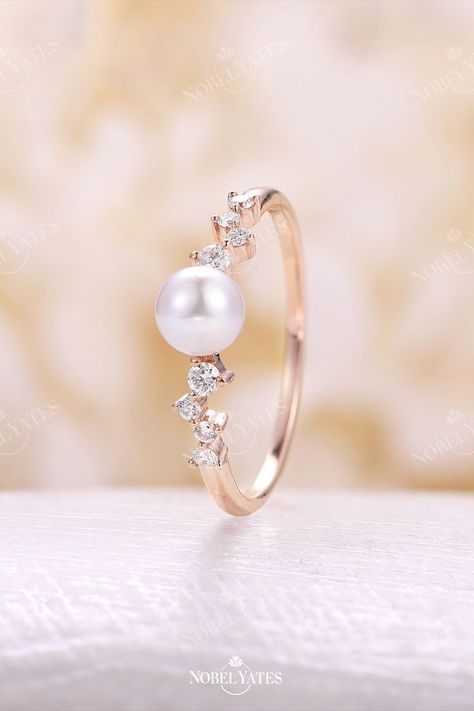 Pearl Engagement Ring Simple, Diamond And Pearl Engagement Ring Vintage, Formal Pearl Ring With Diamond, Fine Jewelry Pearl Ring For Wedding, Elegant Gold Pearl Ring For Wedding, Elegant Formal Pearl Ring, Luxury Pearl Engagement Ring, Fine Jewelry, Ring Types, Engament Rings