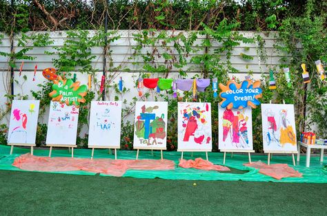 Amazing Artist Party - Paint Stations @Fantasyparty Holi Birthday Party, Kids Art Station, Holi Theme, Kids Outdoor Playground, Lis 2, Artist Party, Pj Mask Party, Painting Station, Art Studio Organization