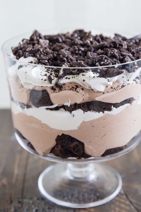 Oreo Brownie Trifle Recipe | Culinary Hill Fancy Dessert Recipes, Oreo Brownie Trifle, Brownie Trifle Recipe, Snickers Dessert, Oreo Trifle, Trifle Dessert Recipes, Oreo Brownie, Oreo Desserts, Brownie Trifle