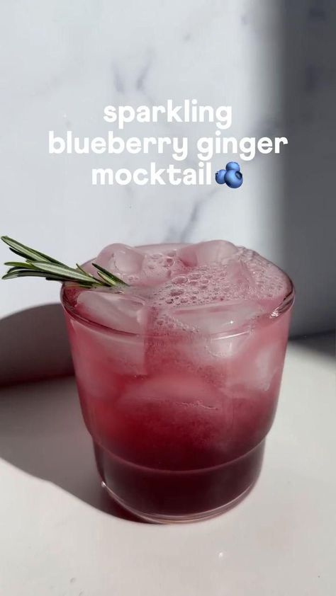 Blueberry Mocktail, Ginger Mocktail, Superfood Smoothies, Alcohol Free Drinks, Drink Recipes Nonalcoholic, Minimalist Baker, Refreshing Drinks Recipes, Fancy Drinks, Healthy Drinks Recipes