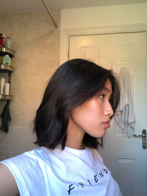 Asian Short Hair Round Face, New Haircut For Women, Short Dark Brown Hair, Short Hair Cuts For Round Faces, Haircuts For Medium Length Hair, Short Dark Hair, Brown Hair Looks, Short Brown Hair, Asian Short Hair