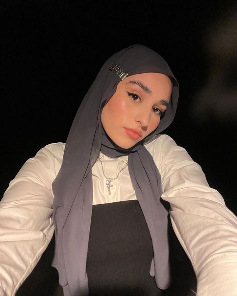 NAWAL on Instagram: “new hijab unlocked 🔓🔓🔓❤️‍🩹❤️‍🩹❤️‍🩹” Nawal Sari, New Hijab, Headwrap Tutorial, Y2k Hair, Hijabi Outfit, Pashmina Hijab Tutorial, Hijabi Fashion Casual, Hijabi Style, Hijabi Outfits Casual