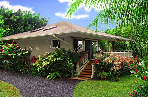 Rainy House, Hawaiian Hale, Fiji House, Hawaii Architecture, Tropical Exterior, Tropical Bungalow, Verandah Ideas, Hawaiian House, Hawaiian Home Decor