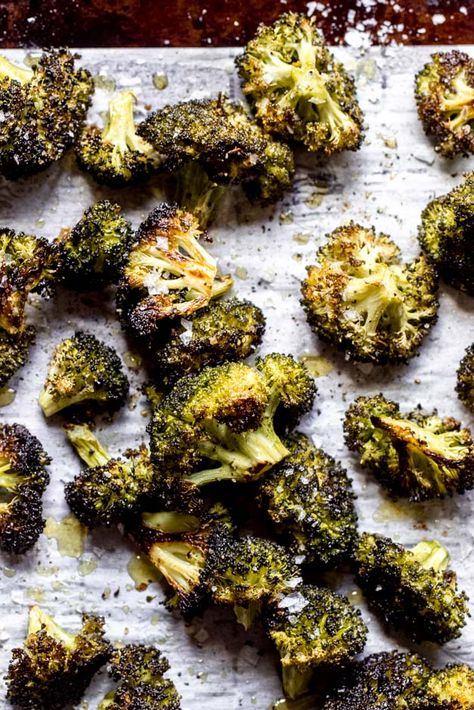 Oven Roasted Broccoli From Frozen, Roasted Broccoli Recipes Oven, Oven Roasted Broccoli, Charred Broccoli, Roasted Broccoli Recipe, Garlic Roasted Broccoli, Christmas Recipes Appetizers, Easy Oven, Fresh Broccoli