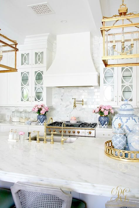 gorgeous white kitchen- marble countertops - marble backsplash - candle styling tips Kitchen White Marble Backsplash, Kitchens With Marble Backsplash, Kitchen Counter Design Ideas, White Marble Backsplash Kitchen, White Marble Floor Kitchen, Marble Kitchen Ideas, White Marble Kitchen Countertops, Gorgeous White Kitchen, Marble Backsplash Kitchen