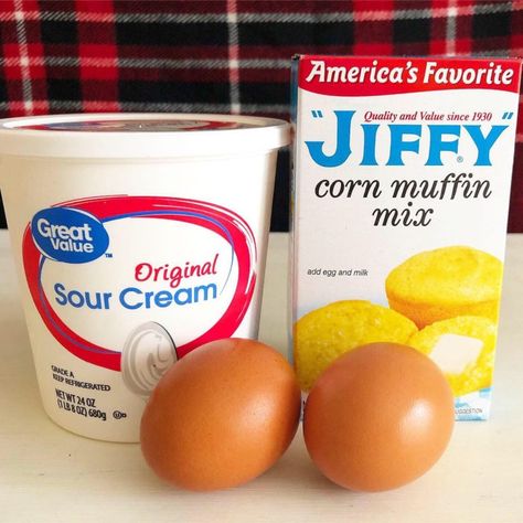 Cornbread Using Jiffy Mix Boxes, Cornbread Ideas, Corn Muffin Mix Recipes, Cornbread Muffins Jiffy, Mini Cornbread Muffins, Cornbread From Scratch, Cornbread Loaf, Jiffy Mix Recipes, Muffin Mix Recipe