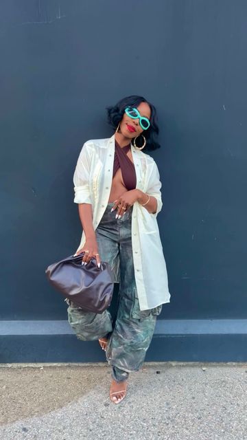 Barell Jeans Styling, Baggy Chic Style, Khalana Barfield, Kahlana Barfield Style, Instagram Fashion Post Ideas, Kahlana Barfield Brown, Kahlana Barfield, Chic Clothing Style, Queen Fashion