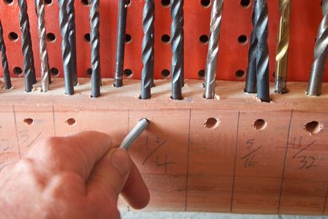 Screwdriver Bit Storage, Drill Bit Storage Diy, Drill Bit Holder Diy Tool Storage, Organize Drill Bits, Drill Bit Storage Ideas, Drill Bit Organization, Drillbit Storage, Garage Layout Ideas, Screw Storage Ideas