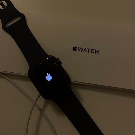 Apple Watch 9 Apple Watch Series 9 Black, Apple Watch Black Aesthetic, Apple Watch Series 9 Aesthetic, Apple Watch Aesthetic Black, Apple Watch Black Women, Black Watch Aesthetic, Apple Watch Se Aesthetic, Black Apple Watch Aesthetic, Classy Apple Watch