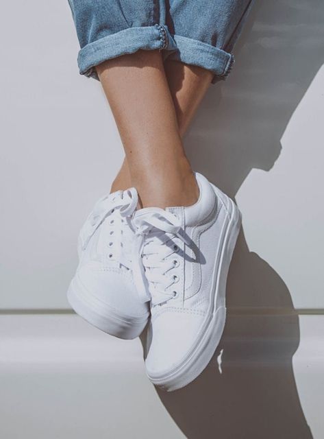 Nordstrom - Vans Old Skool Sneaker - white vans - sneaker inspo - lace up sneakers Vans Wallpaper, Basic Sneakers, Vans Ultrarange, Tenis Vans, Vans Outfit, Sneakers Vans, Vans White, White Vans, Shoe Inspo