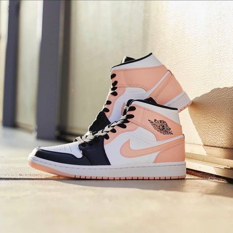 Jordan 1 Mid Crimson Tint, Jordan 1 Crimson Tint, Jordan 1 Pink, Sepatu Air Jordan, Jordan Rose, Air Jordan 1 Women, Pink And Black Nikes, Jordan Shoes Girls, Preppy Shoes