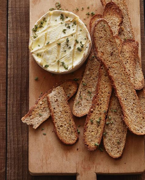 Thyme and Garlic Baked Camembert from www.whatsgabycooking.com (@whatsgabycookin) French Cooking Recipes, Easy French Recipes, Garlic Baked, Traditional French Recipes, Baked Camembert, Whats Gaby Cooking, French Recipes, Baked Cheese, French Cooking