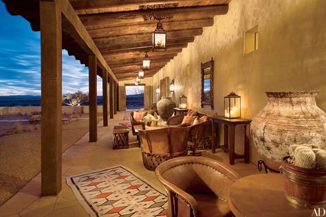 Ranch Homes That Evoke Classic Country Style Photos | Architectural Digest Ranch House Interior Decor, Spanish Ranch Style Homes Interior, Hacienda Ranch Style Homes, Cowboy House Interior, Small Ranch House Interior Design, Ranch House Interior, Ranch Style Bedroom, Western Ranch House, Grilling Patio