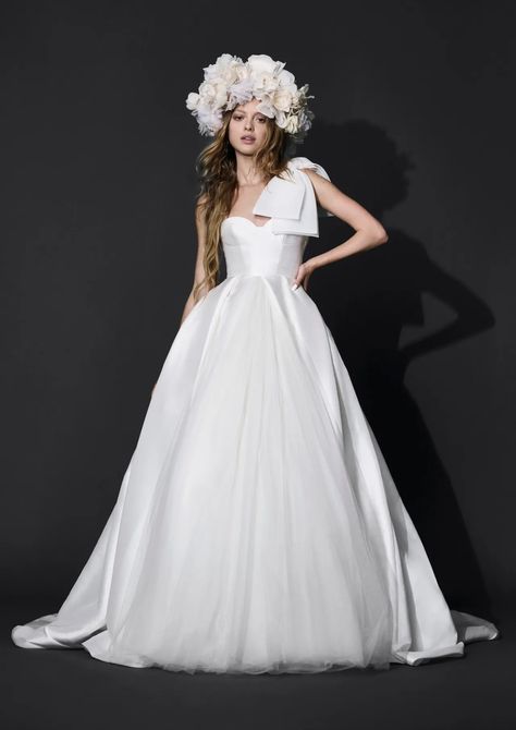 Vera Wang Bridal Fall 2024 [PHOTOS] – WWD Vera Wang Wedding Dress, Vera Wang Bridal, Bridal Runway, Bridal Trends, Princess Silhouette, Bow Wedding Dress, Princess Wedding Dress, Wedding Bows, Dress Order