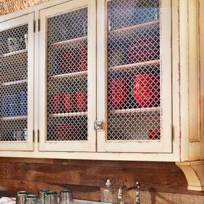 . Kitchen Cabinet Doors Makeover, Chicken Wire Cabinets, Cabinet Door Makeover, Barn Door Cabinet, Barn Kitchen, Rustic Kitchen Cabinets, Country Kitchen Designs, Farmhouse Kitchen Cabinets, New Kitchen Cabinets