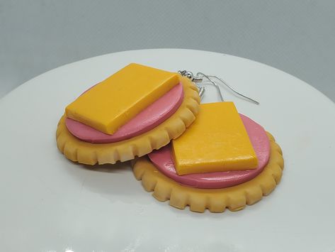 Doesn't get better then cheese and cracker lunchables you can wear!! Food Earrings Polymer Clay, Weird Clay Earrings, Fun Clay Earrings, Useful Clay Ideas, Fun Earrings Unique, Cute Clay Earrings, Silly Earrings, Weird Earrings, Crazy Earrings