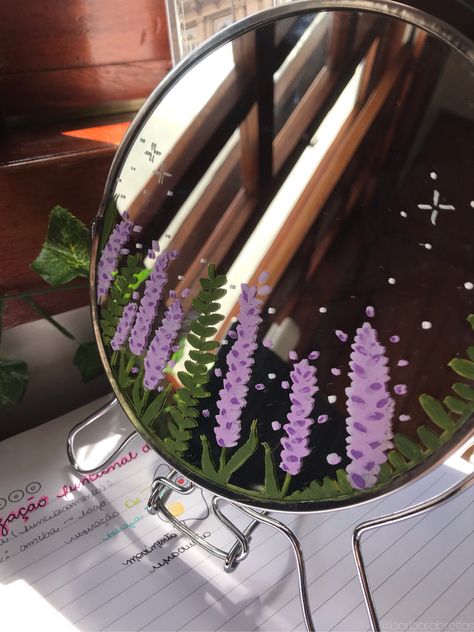 Oval Mirror Painting Ideas, Lavender Mirror Painting, Lavender Painting Aesthetic, Gardencore Room, Small Mirror Painting Aesthetic, Round Mirror Painting, Painted Mirror Aesthetic, Cute Mirror Painting Ideas, Things To Paint On Mirrors