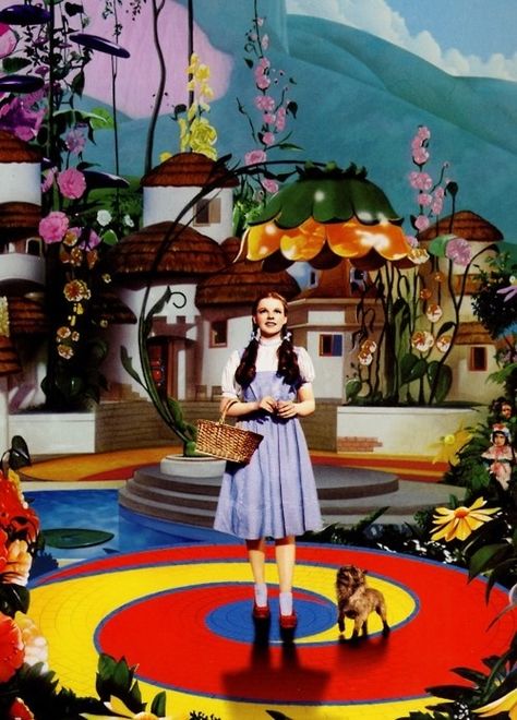 Judy Garland (Dorothy) Wizard Of Oz Movie, Wizard Of Oz 1939, Image Film, Land Of Oz, The Wonderful Wizard Of Oz, Ruby Slippers, Brick Road, Yellow Brick Road, The Wizard Of Oz