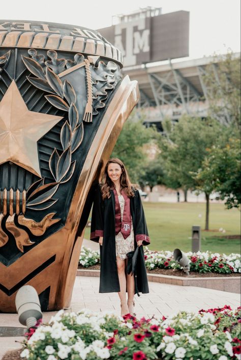 Texas A&m Senior Pictures, Tamu Graduation Pictures, Texas A&m Graduation Pictures, Fall Graduation Pictures, Aggie Graduation Pictures, Tamu Graduation, Grad Pic Ideas, Pharmd Graduation, Aggie Ring Day