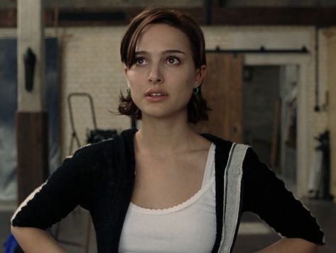 Closer 2004, Alice Ayres, Natalie Portman, Short Hair, A Woman, Hair