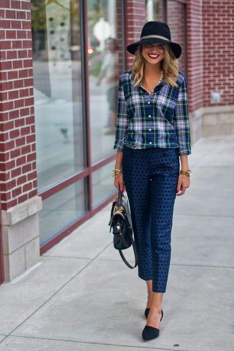 Plaid Shirt Outfit, Plaid Shirt Outfits, Shirts Outfit, Fall Family Photo Outfits, Flannel Outfits, Tailored Coat, Comfortable Clothes, Flannel Shirts, Summer Jeans