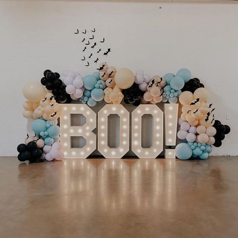 Boo Marquee Letters, Ghost Balloon Garland, Lounge Backdrop, Halloween Party Backdrop, Balloon Inspiration, Halloween Baby Shower Theme, Here For The Boos, Pastel Halloween, Halloween Balloons