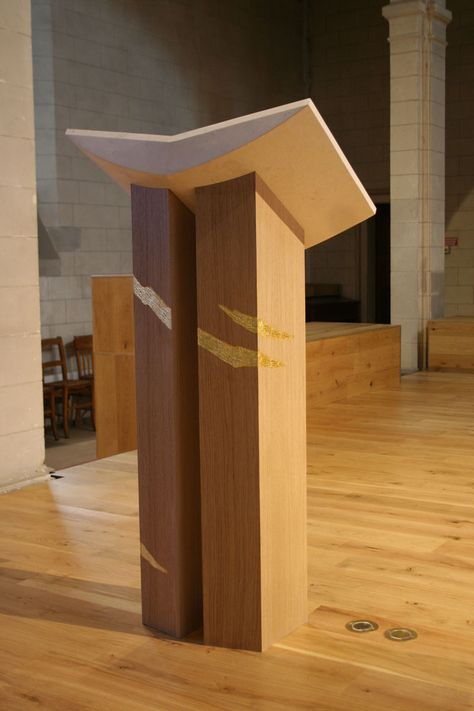 Church Pulpit Design Ideas, Minimalist Wood Furniture, Church Design Architecture, Church Pulpit, Podium Design, Flush Door Design, Compound Wall Design, Altar Design, Church Interior Design