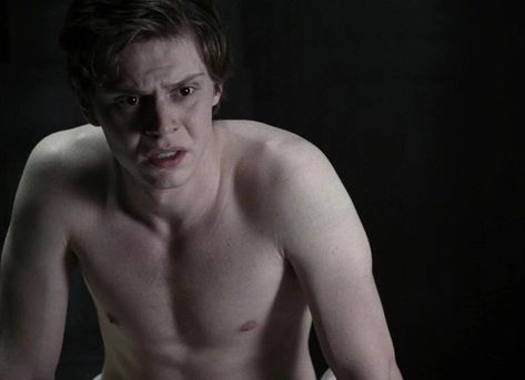 Evan Peters Shirtless, Ahs Asylum, Evan Peters American Horror Story, Kit Walker, Peter Maximoff, Pretty Brown Eyes, Tate Langdon, Danielle Campbell, Evan Peters