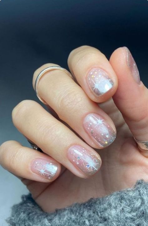 Nye Nails, Snow Nails, Festive Nails, Sheer Nails, New Years Eve Nails, Nagellack Trends, Manicure Gel, Silver Nail, Shiny Nails