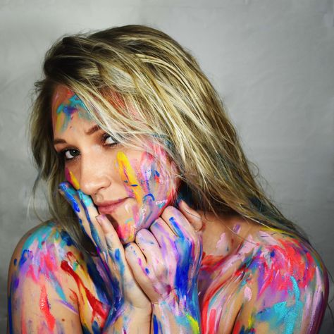 Spray Paint Photoshoot Ideas, Outdoor Paint Photoshoot, Paint Splatter Photoshoot, Artist Photoshoot Paint, Paint Splatter Photography, Painting Photoshoot, Paint Photoshoot, Art Photoshoot, Improve Photography