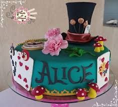 Simple Sweets, Mad Hatter Cake, Alice In Wonderland Tea Party Birthday, Alice In Wonderland Cakes, Alice In Wonderland Wedding, Alice In Wonderland Birthday, Cake Fondant, Alice In Wonderland Theme, Alice In Wonderland Tea Party