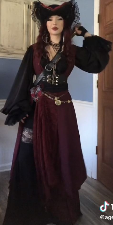 Dark Rennaisance Outfits, Red And Black Pirate Outfit, Archeologist Outfit Men, Fem Pirate Outfit, Pirate Fashion Aesthetic, Pirate Costume Women Aesthetic, Pirate Corset Outfit, Pirate Ren Faire Costume, Pirate Outfit Female Modern