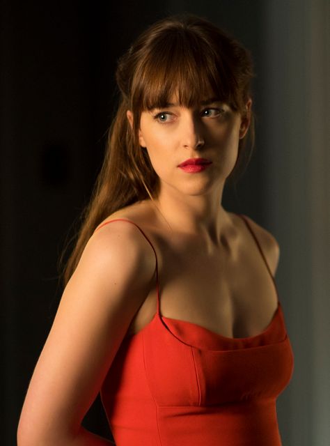 The Exact Lipsticks Anastasia Steele Wore In Fifty Shades Darker+#refinery29 Anastasia Steele Outfits, Dakota Johnson Bangs, Dakota Johnson Style, Anastasia Steele, Fifty Shades Freed, Fifty Shades Darker, Movie Wallpapers, 50 Shades Of Grey, Christian Grey