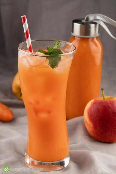 10 Best Carrot Juice Recipes: Simple, Tasty Drinks Done In No Time Carrot Drink, Ginger Juice Recipe, Celery Juice Recipe, Carrot Juice Benefits, Lekker Resepte, Orange Carrot Juice, Carrot Juice Recipe, Easy Juice Recipes, Apples Photography