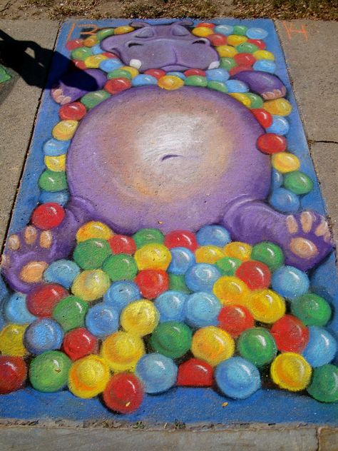 Chalk Festival Ideas, Cool Sidewalk Chalk Art, Chalk Art Contest, Outdoor Drawing, Chalk Pictures, Chalk Art Festival, Street Chalk Art, Chalk Festival, Walk Ideas