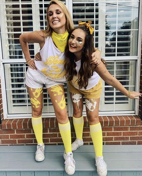 Yellow Pep Rally Outfit, Black And Gold Spirit Day, Yellow Team Spirit Outfits, Black And Gold Football Game Outfit, Yellow Themed Outfits, Yellow Spirit Day, Fnl Themes, School Spirit Outfit, Turtle Cup